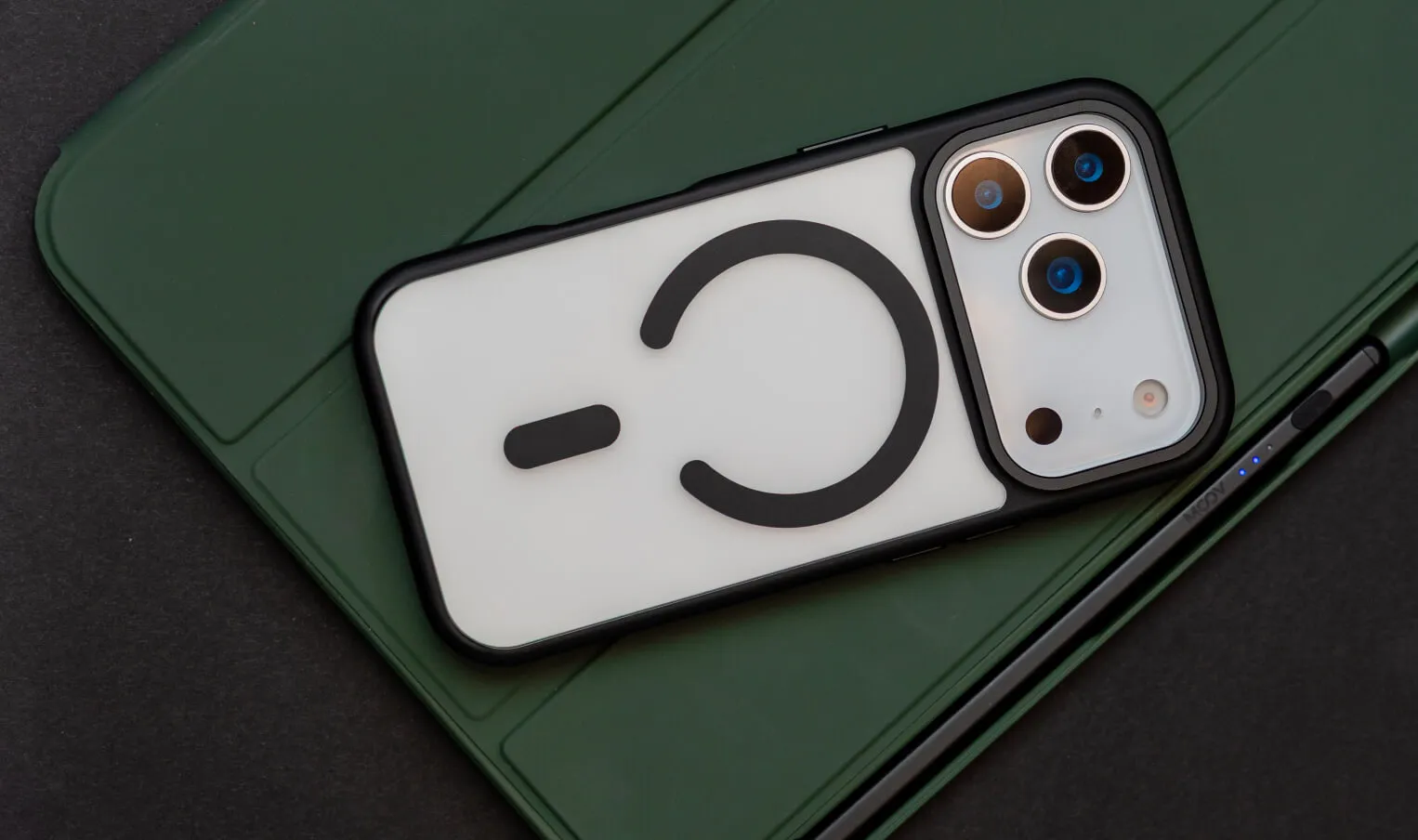 Luxe Edge MagSafe Case